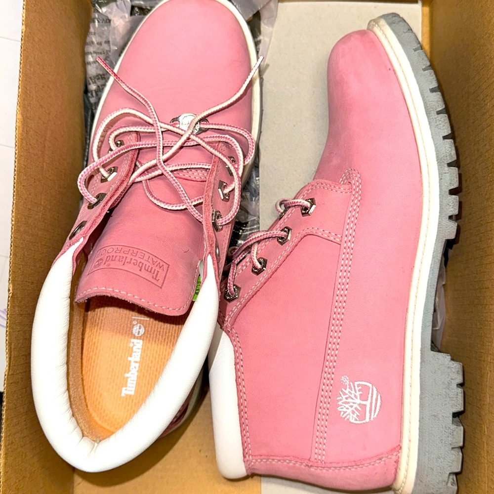WOMEN’S NELLIE WATERPROOF CHUKKA
